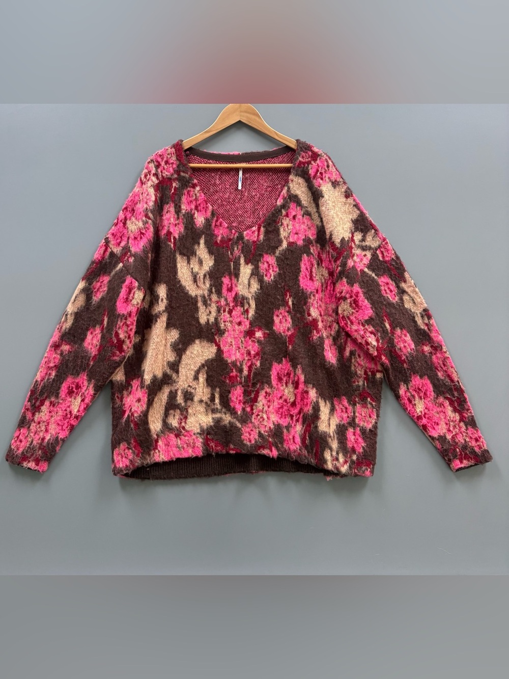 Free People Primrose Floral V-Neck Oversize Tunic Sweater Womans Sz Small RT$148